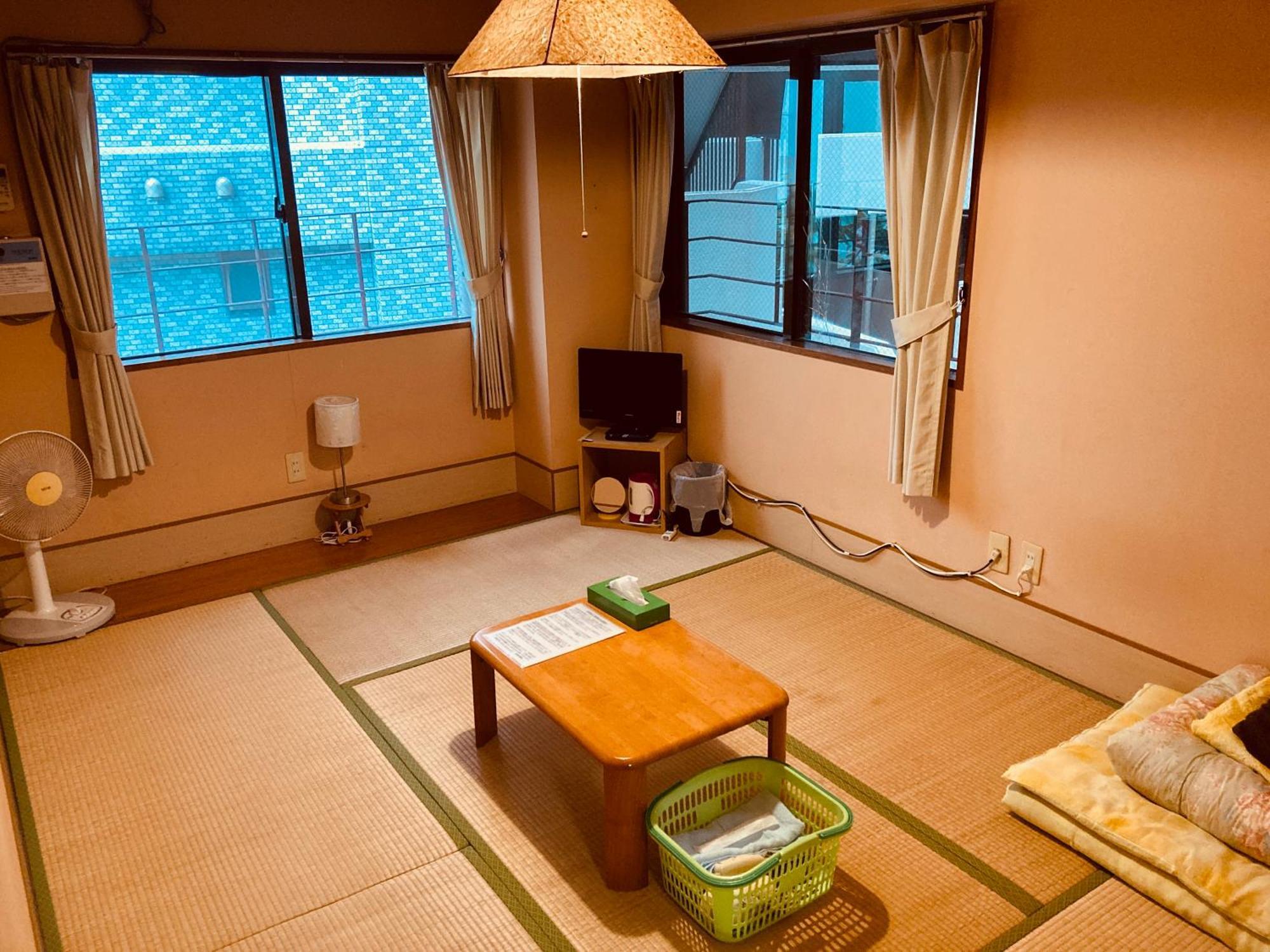 Hostel Hakuseiso Наха Екстер'єр фото